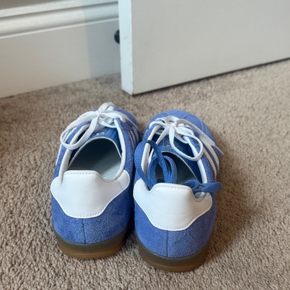 Adidas Blue and White Sneakers 8 - Picture 3 of 5